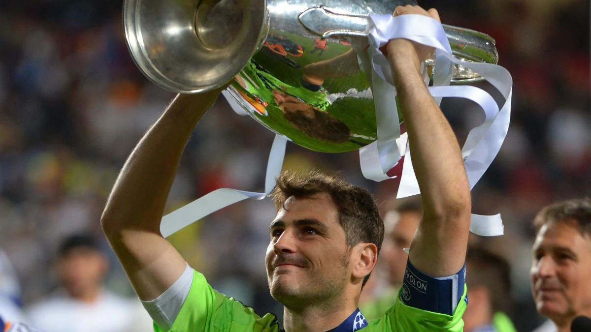 post card blogs de futebol _ champions league history at futbol emotion PT - casillas CL.webp
